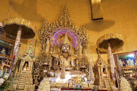 buddha statue,made from gold in "Kaba Aye" pagoda in Yangon, Burma (Myanmar)のeditorial素材