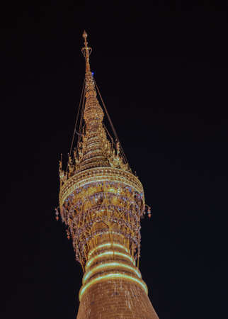 Diamond on top of Shwedagon pagoda in Yangon, Myanmarの写真素材