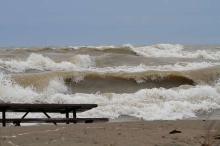 lake erie spring 2019 big wavesの写真素材