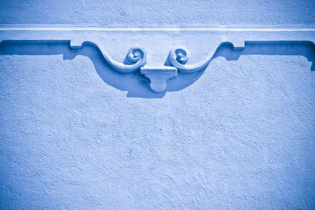 Classical plaster frame against a wall - concept image with copy space.の写真素材