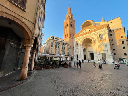 mantua, lombardia, italy - 19 october 2021: Piazza delle Erbe and Basilica Sant 'Andrea, Italy, Mantova, Lombardiaのeditorial素材