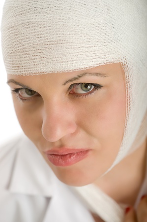 
Portrait of a woman with a bandaged head 

の写真素材