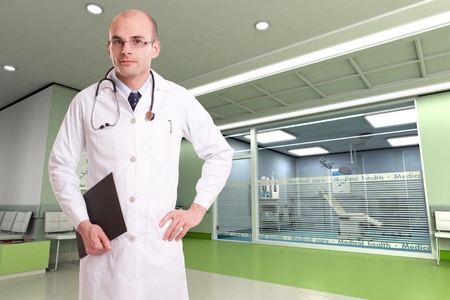 
Doctor with stethoscope, and a folder in a hospital interior
の写真素材