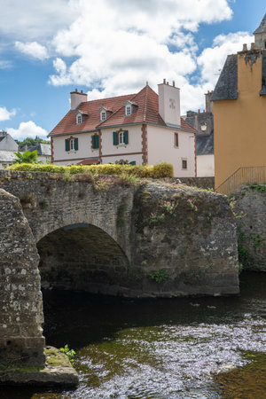 Beautiful old stone bridge in Quimperleの写真素材