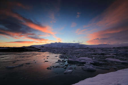 Iceland - Sunset at JÃ¶kulsÃ¡rlÃ³n (Glacier Lagoon)の写真素材