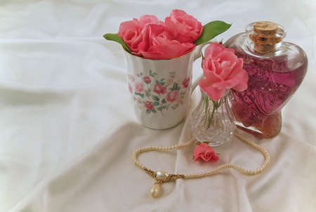 Roses, Silk, and Pearlsの写真素材