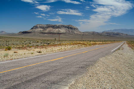 Lonely street at the Mount Jackson in Nevada - USAのeditorial素材