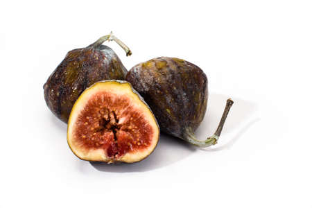ripe figs isolated