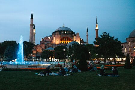 Istanbul, June 16, 2017: Many people of the Islamic religion take food on the Sultanahmet square next to the blue mosque along with their relatives at the time allowed in the Ramadan fast. Ramazan.のeditorial素材