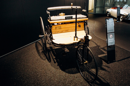 Berlin, August 29, 2018: The first European gasoline car is on display at the official Mercedes-Benz dealership in Berlin. Retro car.のeditorial素材