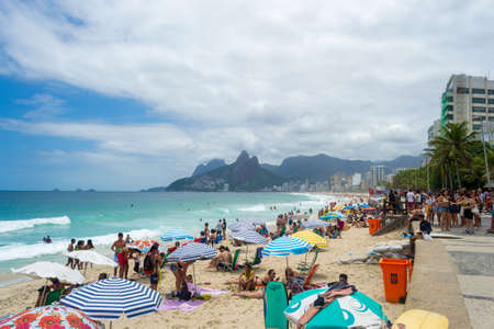 RIO DE JANEIRO, BRAZIL - NOVEMBER 22, 2015: view of rio de janeiro beaches full of peopleのeditorial素材