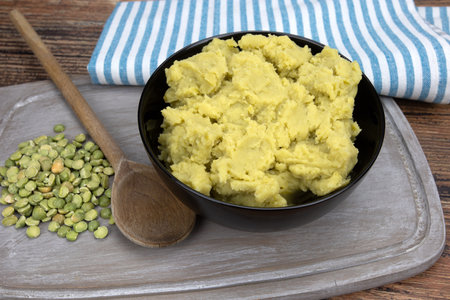Split pea puree on a tableの写真素材