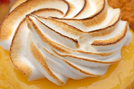 lemon meringue tartlet close upの写真素材
