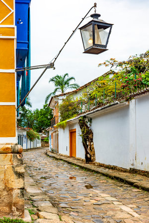 Street in the old city of Paraty on the coast of Rio de Janeiro with its colonial-style houses and cobblestone streetsの写真素材