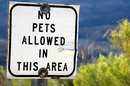 Sign prohibiting pets.の写真素材