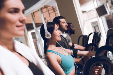 People came to the gym and train together.