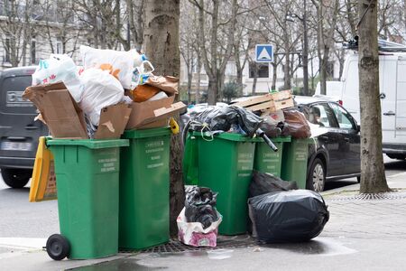 Paris, 4 February 2020. Accumulation of garbage in Paris after the blockade of waste incineration sitesのeditorial素材