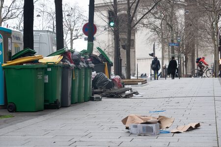 Paris, 4 February 2020. Accumulation of garbage in Paris after the blockade of waste incineration sitesのeditorial素材