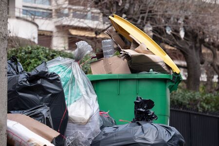 Paris, 4 February 2020. Accumulation of garbage in Paris after the blockade of waste incineration sitesのeditorial素材