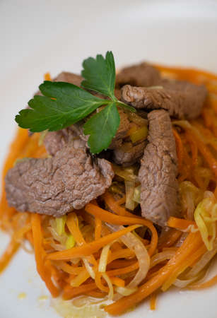 Recette de wok de Boeuf au lÃ©gumes dhiver (poireau, carotte)の写真素材