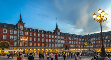 Madrid, Spain- June 04, 2017: Tourists on Plaza Mayor. Plaza Mayor, Puerta del Solのeditorial素材
