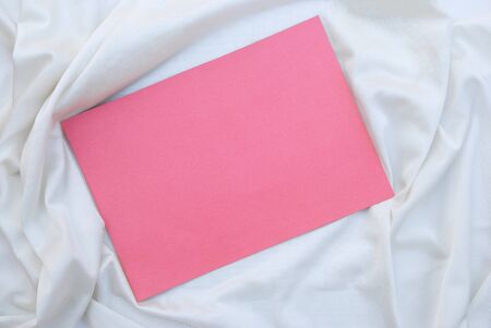 paper note on silkの写真素材