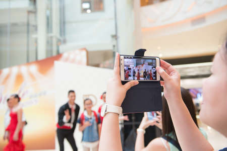 Taking photographのeditorial素材