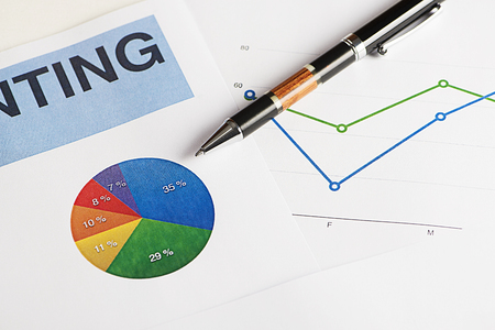 Color graphics and business economics with a pen