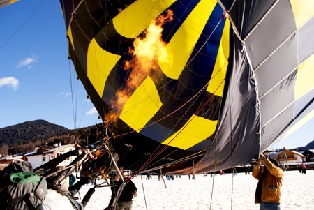 DOBBIACO, ITALY - JANUARY 15: Hot Air Balloon Festival in the Italian Dolomites January 15, 2011 In Dobbiaco, Trentino-South Tyrol - Italyのeditorial素材