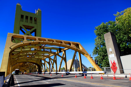 Sacramento Golden Tower Bridge from front looking throughのeditorial素材