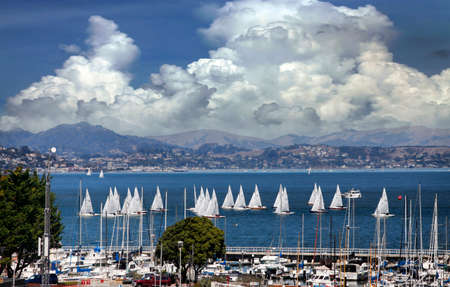 SAN FRANCISCO, CA - SEPTEMBER 06, 2013: Harbor in San Francisco, bay with small the boats. 6 September 2013 in Sanfrancisco, Californiaのeditorial素材