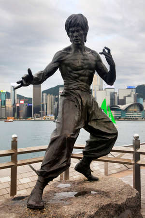 HONG KONG - APRIL 26: Bruce Lee statue at the Avenue of Stars on April 24, 2014, Hong Kong, China.のeditorial素材