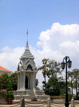 Cambodia. Phnom Penh. Yeay Penh Statueのeditorial素材