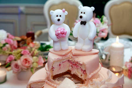 Wedding cake decorated with polar bearsの写真素材