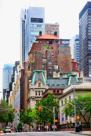 New York, NY, USA - May 19, 2013: Crossing 36th Street and Madison Avenue in New York Cityのeditorial素材