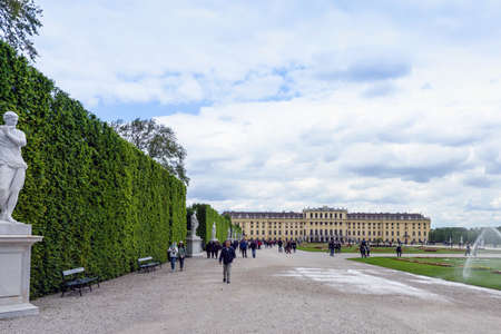 VIENNA, AUSTRIA - MAY 15, 2016: Photo view of schonbrunn palace and gardenのeditorial素材