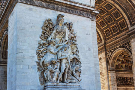 View on Triumphal arch statue, front view, blue sky, paris city, franceの写真素材
