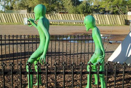 Alien sculpture in Wycliffe Well, Northern Territory - the UFO Centre of Australiaのeditorial素材