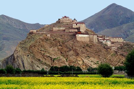 China, Dzong of Gyantse in Tibetの写真素材