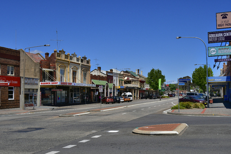 Goulborn, NSW, Australia - November 01, 2017: Shops, cars and buildings on main street of the tiny village in New South Walesのeditorial素材