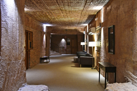 Coober Pedy, SA, Australia - November 12, 2017: Inside undergriound hotel built into rocks - traditional kind of living in the village in the outback of South Australiaのeditorial素材