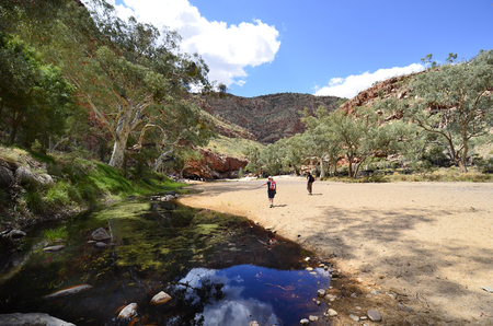 Alice Springs,  NT, Australia - November 17, 2017: Unidentified people at Ormiston Gorge in West McDonnell Range national parkのeditorial素材