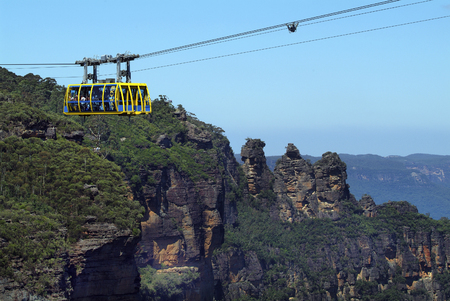 Katoomba, NSW, Australia - February 22, 2008: Cable car named Skyway and Three Sisters rock formation in Blue mountains national parkのeditorial素材