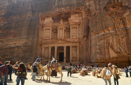 Petra, Jordan - March 06, 2019: Unidentified people on Treasury aka Al-Khazneh, landmark in the  of ancient Petraのeditorial素材
