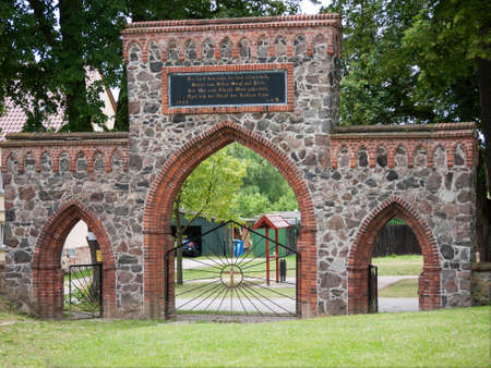 Karwe, Ostprignitz-Ruppin, Brandenburg, Germany. The small village Karwe located at Lake Ruppin belongs since 1993 to Neuruppin.- Churchのeditorial素材