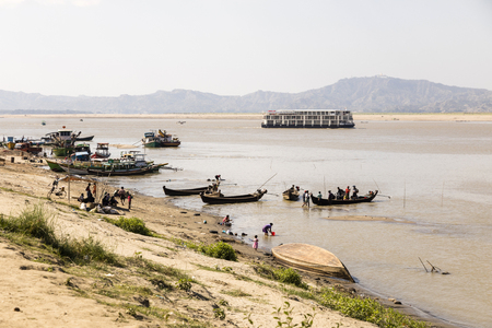 Bagan, Myanmar, December 27 2017: Boat jetty of the irrawaddy river in baganのeditorial素材