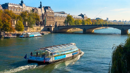 View of the bridge along the Seine River in autumn. Historic city center, Paris, France, October 14, 2025の写真素材