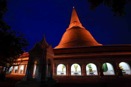 Phra pathommachedi in Wat phra pathommachedi ratcha wora maha wihan  The tallest stupa in the worldの写真素材