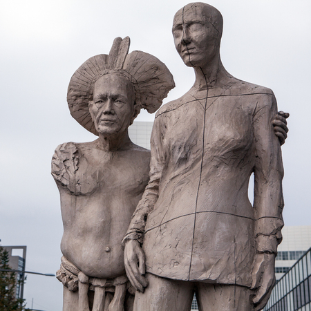 THE HAGUE, THE NETHERLANDS - OCTOBER 18, 2015: Contemporary art, bronze statue. Architecture of modern The Hague (Den Haag) city center, Netherlands.のeditorial素材