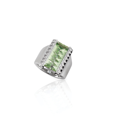 peridot engagement fashion diamond ring isolated on whiteの写真素材